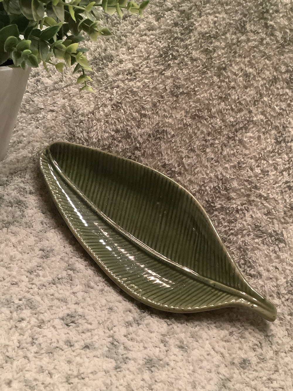 Green Ceramic Leaf Serving Dish Trinket Tray Soap Dish NWT Handcrafted Pottery